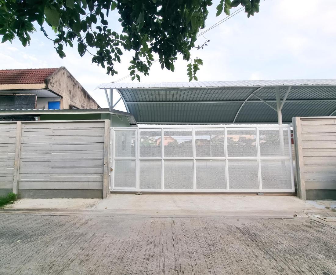 The Zai Apartment Ban Krathum Lom Luaran gambar